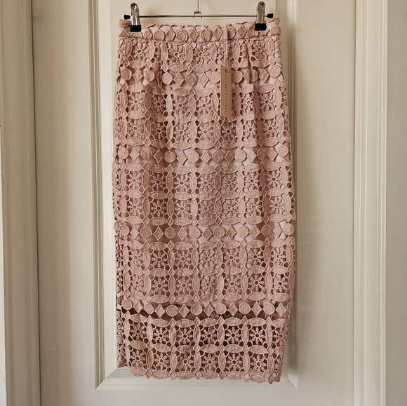 Rachel Parcell Stunning Floral Embroidery Skirt Size S - Picture 2 of 15